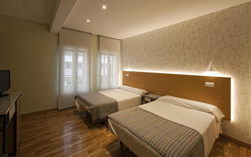 Hostal Bezana Burgos Quarto foto